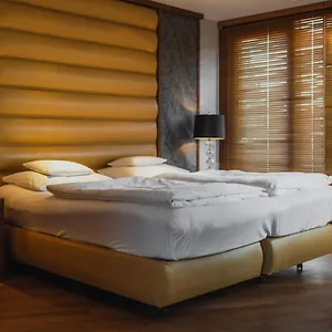 4* Hotell Yours Truly